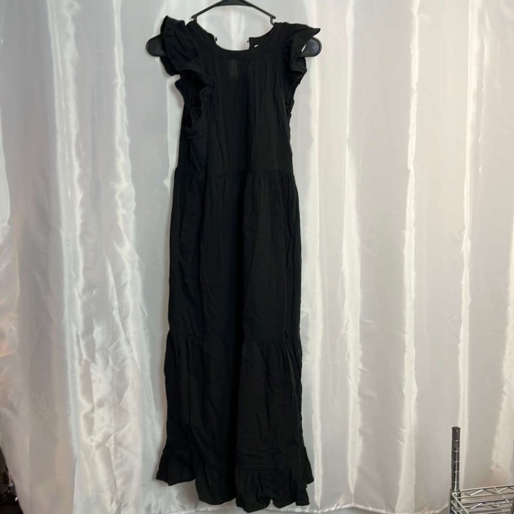 Women’s sleeveless long dress with pockets. 2230